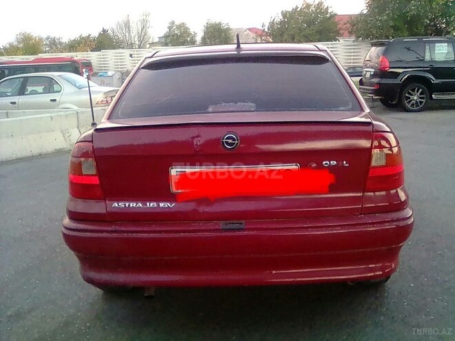 Opel Astra 1993, 330,000 km - 1.6 l - Bakı