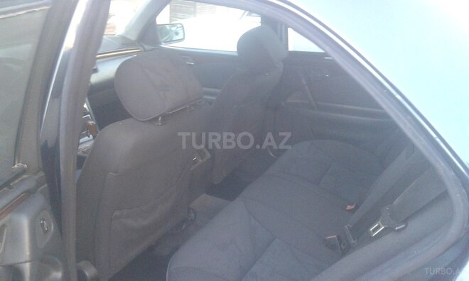 Mercedes E 240 1999, 278,000 km - 2.6 л - Bakı