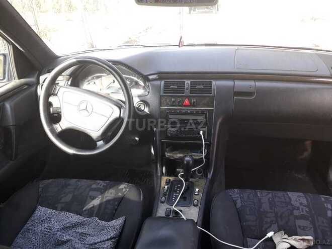 Mercedes E 240 1997, 235,000 km - 2.4 l - Gəncə