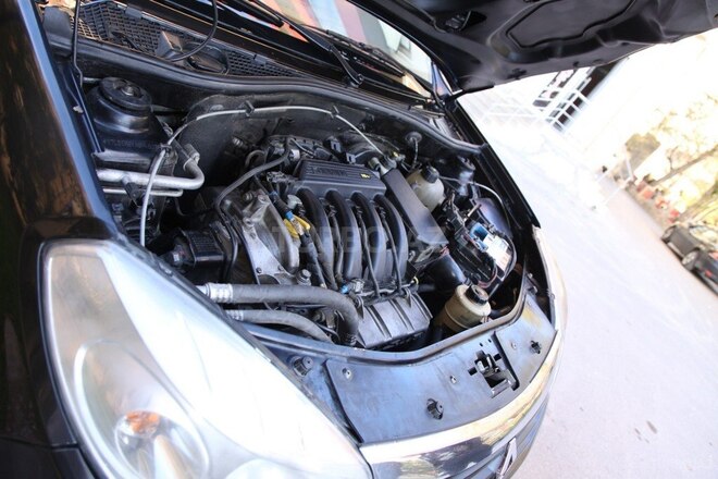Renault Sandero 2011, 183,600 km - 1.6 л - Bakı