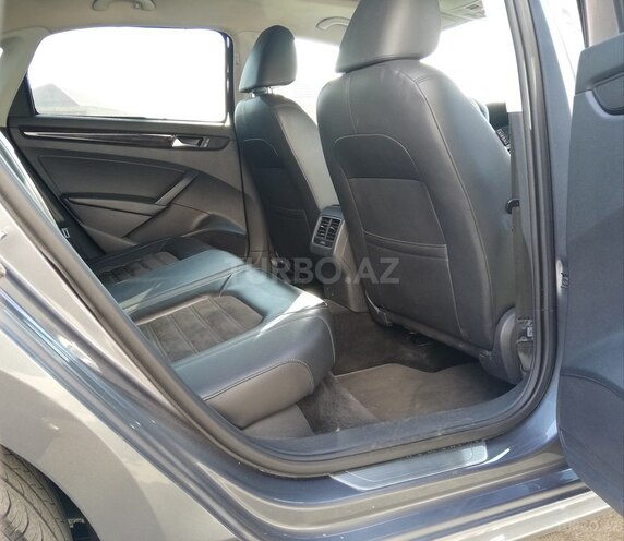 Volkswagen Passat 2015, 69,996 km - 1.8 l - Gəncə