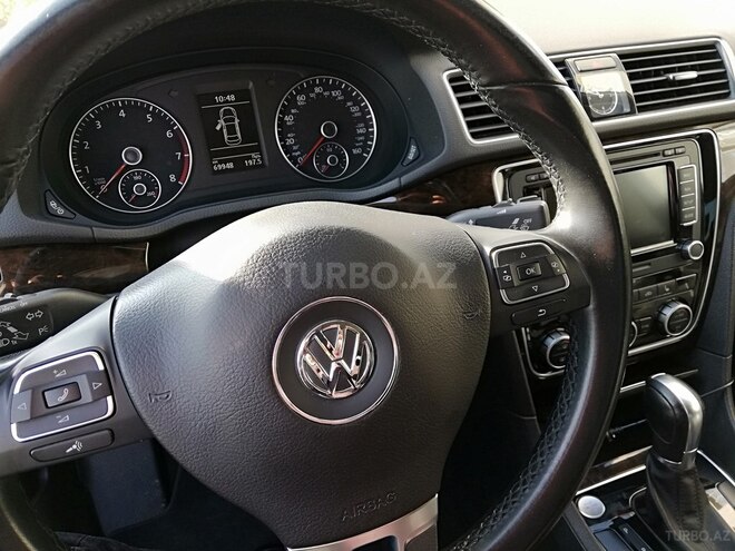 Volkswagen Passat 2015, 69,996 km - 1.8 l - Gəncə