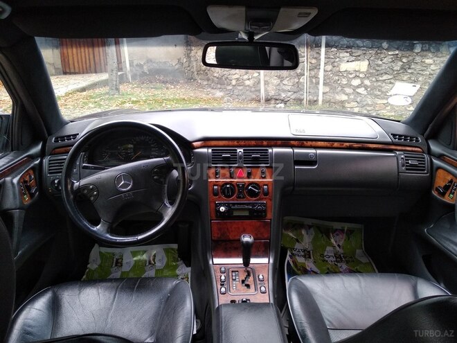 Mercedes E 220 1999, 225,000 km - 2.2 l - Şəki
