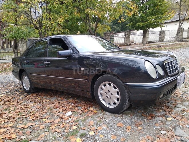 Mercedes E 220 1999, 225,000 km - 2.2 l - Şəki