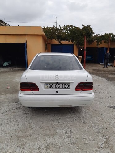 Mercedes E 220 1998, 310,000 km - 2.2 l - Bakı