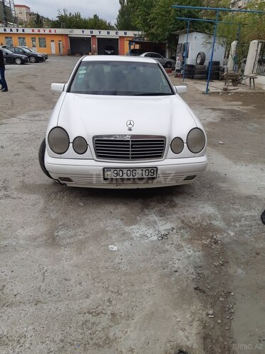 Mercedes E 220 1998, 310,000 km - 2.2 l - Bakı