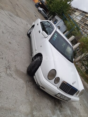 Mercedes E 220 1998, 310,000 km - 2.2 l - Bakı