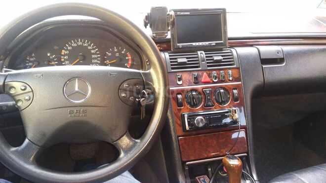 Mercedes E 220 1998, 330,000 km - 2.2 l - Bakı