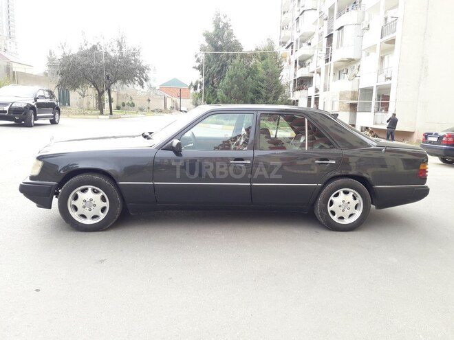 Mercedes E 230 1992, 270,000 km - 2.3 л - Bakı
