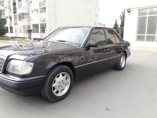 Mercedes E 230 1992, 270,000 km - 2.3 л - Bakı