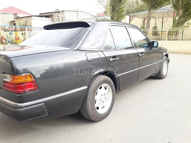 Mercedes E 230 1992, 270,000 km - 2.3 л - Bakı