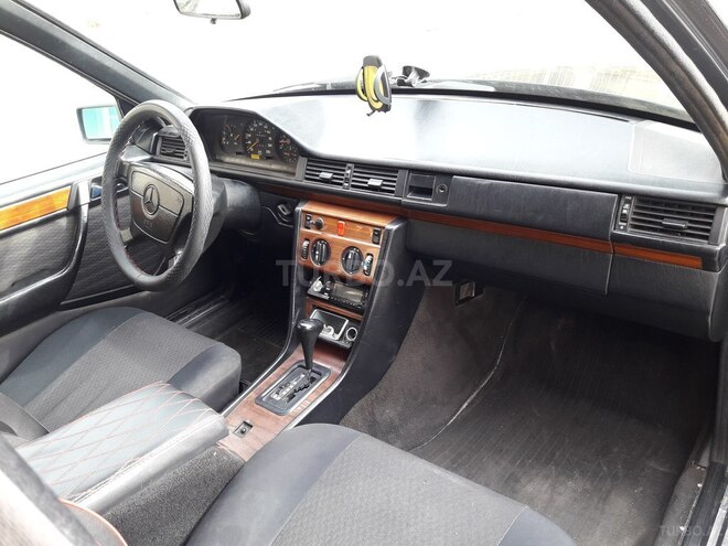 Mercedes E 230 1992, 270,000 km - 2.3 л - Bakı