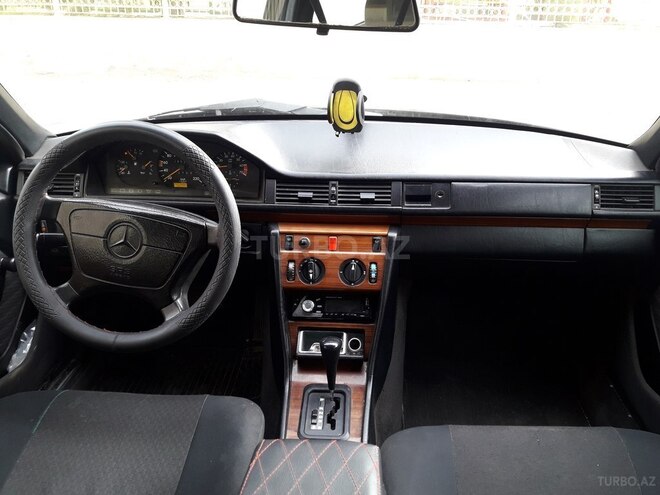 Mercedes E 230 1992, 270,000 km - 2.3 л - Bakı