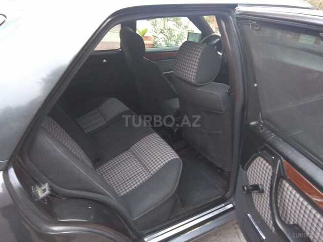 Mercedes E 220 1995, 330,000 km - 2.2 l - Bakı