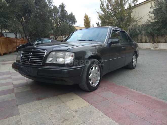 Mercedes E 220 1995, 330,000 km - 2.2 l - Bakı