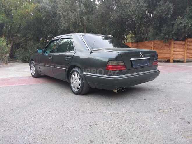Mercedes E 220 1995, 330,000 km - 2.2 l - Bakı
