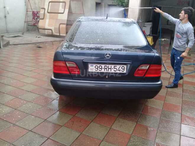 Mercedes E 240 1999, 288,000 km - 2.4 l - Sumqayıt