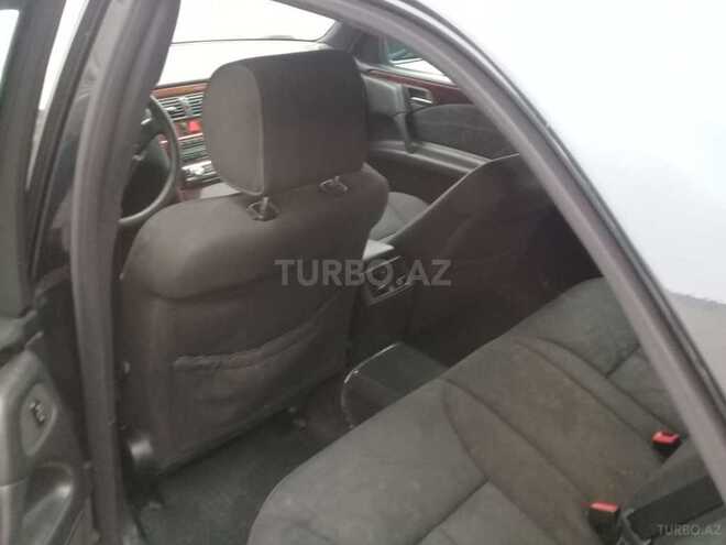 Mercedes E 240 1999, 288,000 km - 2.4 l - Sumqayıt