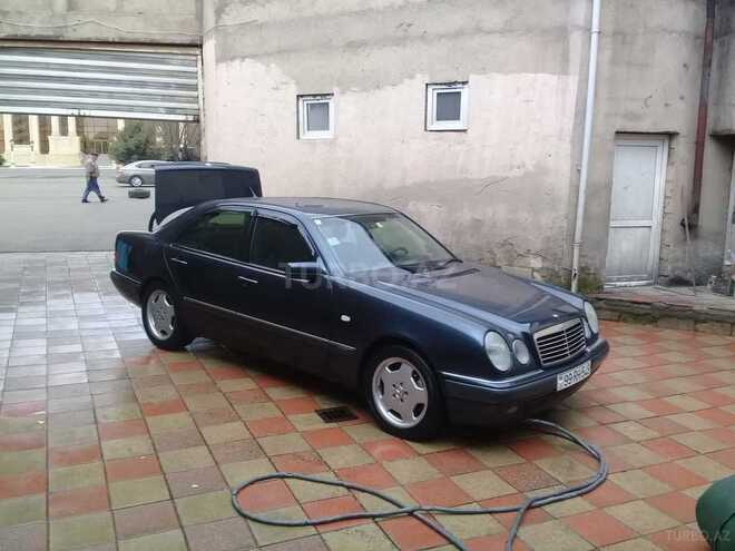 Mercedes E 240 1999, 288,000 km - 2.4 l - Sumqayıt