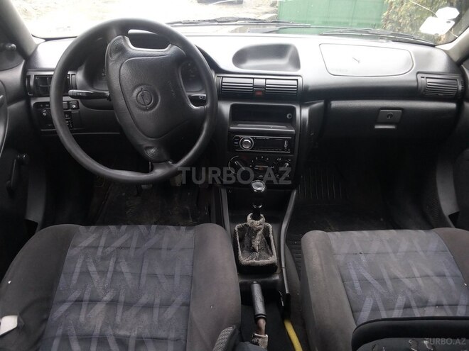 Opel Astra 1995, 180,000 km - 1.6 l - Qusar