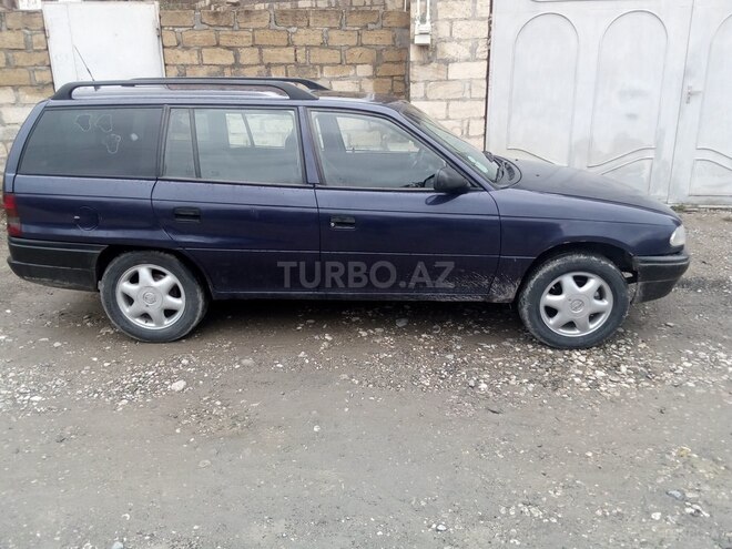 Opel Astra 1995, 180,000 km - 1.6 l - Qusar