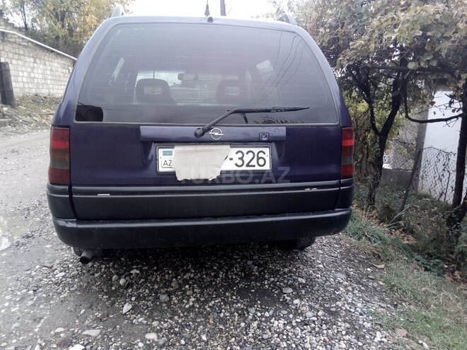 Opel Astra 1995, 180,000 km - 1.6 l - Qusar