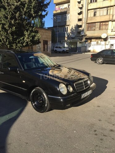 Mercedes E 240 1999, 406,000 km - 2.4 l - Bakı
