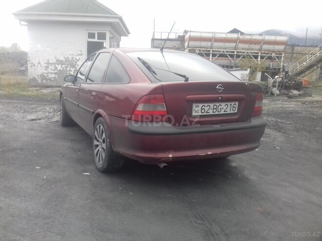 Opel Vectra 1995, 3,240,000 km - 1.6 л - Zaqatala