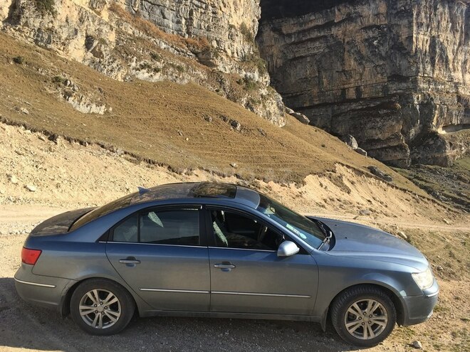 Hyundai Sonata 2009, 450,000 km - 2.4 l - Qusar