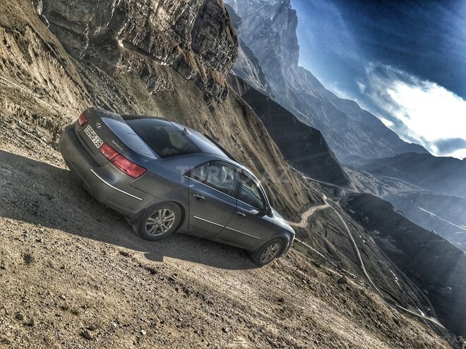 Hyundai Sonata 2009, 450,000 km - 2.4 l - Qusar