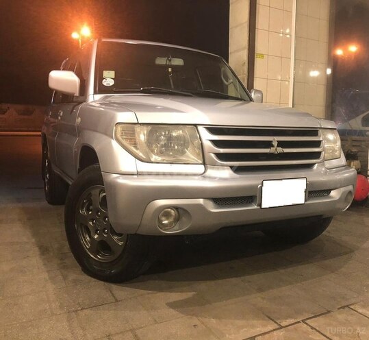 Mitsubishi Pajero io 2003, 246,000 km - 2.0 l - Bakı