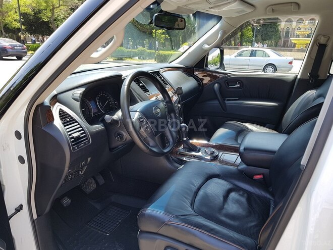 Nissan Patrol 2011, 99,000 km - 5.6 l - Bakı