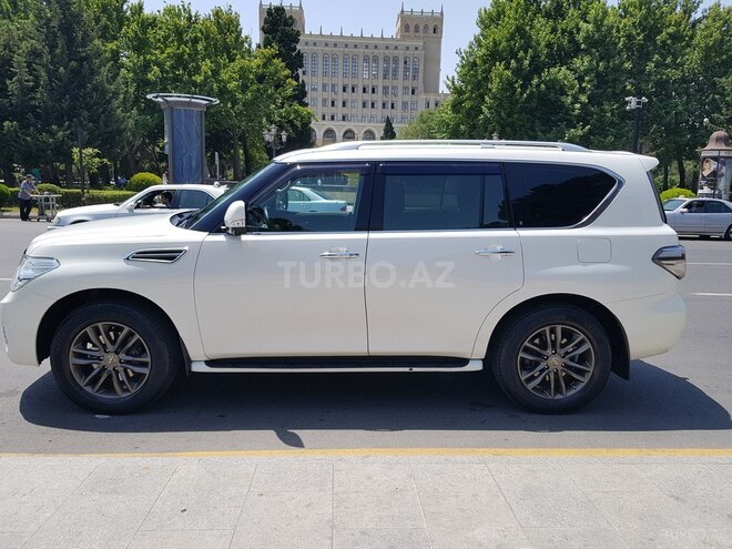 Nissan Patrol 2011, 99,000 km - 5.6 l - Bakı