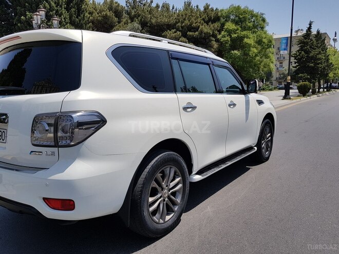 Nissan Patrol 2011, 99,000 km - 5.6 l - Bakı