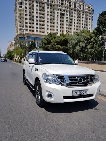 Nissan Patrol 2011, 99,000 km - 5.6 l - Bakı