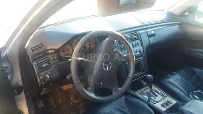 Mercedes E 220 1999, 527,000 km - 2.2 л - Bakı