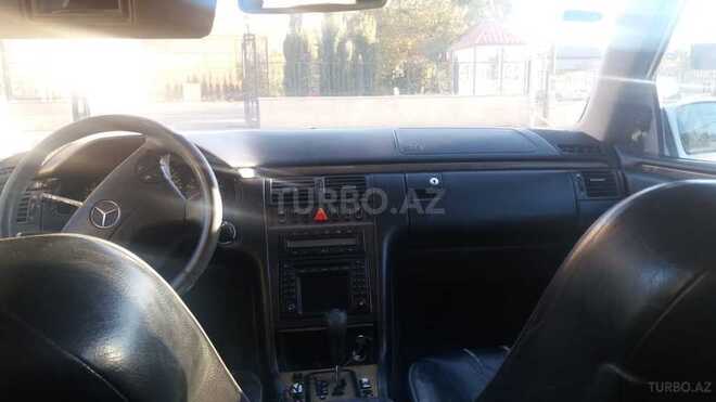 Mercedes E 220 1999, 527,000 km - 2.2 л - Bakı