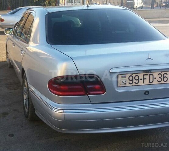 Mercedes E 220 1999, 527,000 km - 2.2 л - Bakı