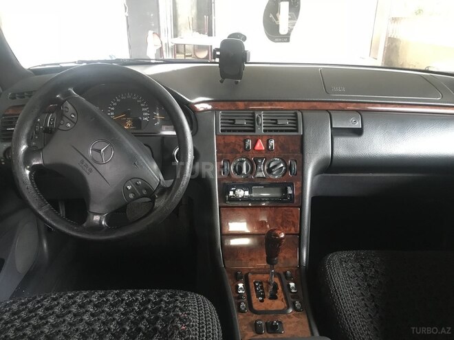 Mercedes E 220 1999, 280,000 km - 2.2 l - Lənkəran