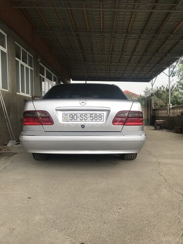 Mercedes E 220 1999, 280,000 km - 2.2 l - Lənkəran