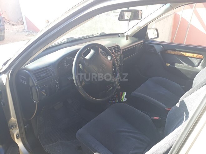Opel Vectra 1993, 354,000 km - 2.0 l - Bakı
