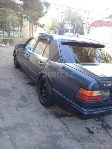 Mercedes E 230 1987, 280,000 km - 2.3 l - Bakı