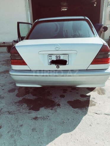 Mercedes C 200 2000, 194,000 km - 2.0 l - Bakı