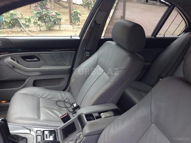 BMW 525 2003, 240,000 km - 2.5 l - Bakı
