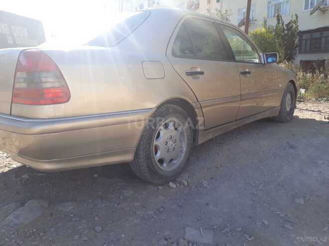 Mercedes C 230 2000, 255,346 km - 2.3 l - Salyan