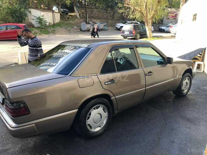 Mercedes E 200 1989, 350,000 km - 2.0 l - Bakı