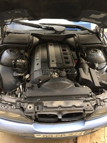 BMW 525 2002, 301,000 km - 2.5 l - Bakı