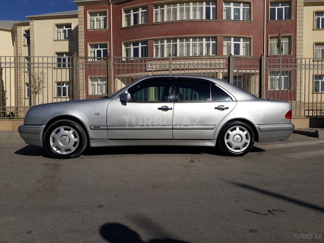 Mercedes E 230 1995, 357,000 km - 2.3 l - Bakı