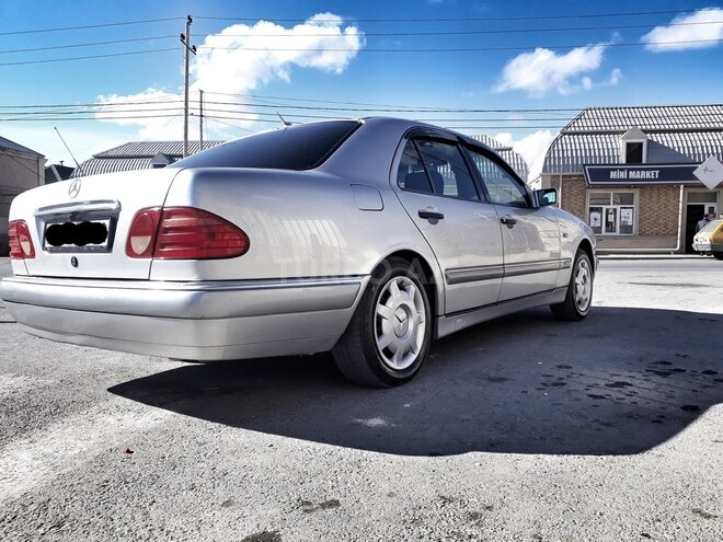 Mercedes E 230 1995, 357,000 km - 2.3 l - Bakı