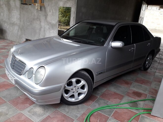 Mercedes E 220 2000, 351,000 km - 2.2 l - Gəncə